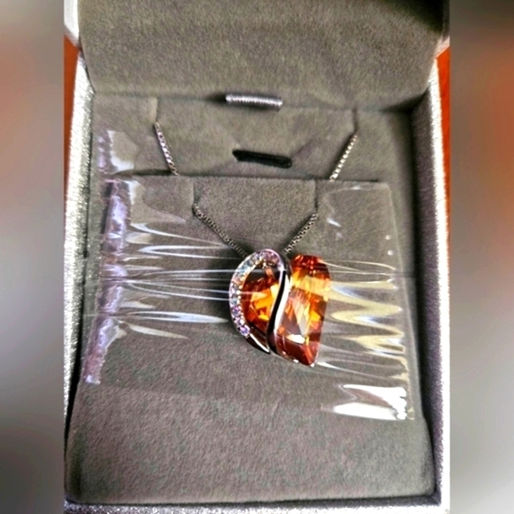 Infinity Love Heart Pendant Necklace - Picture 3 of 6